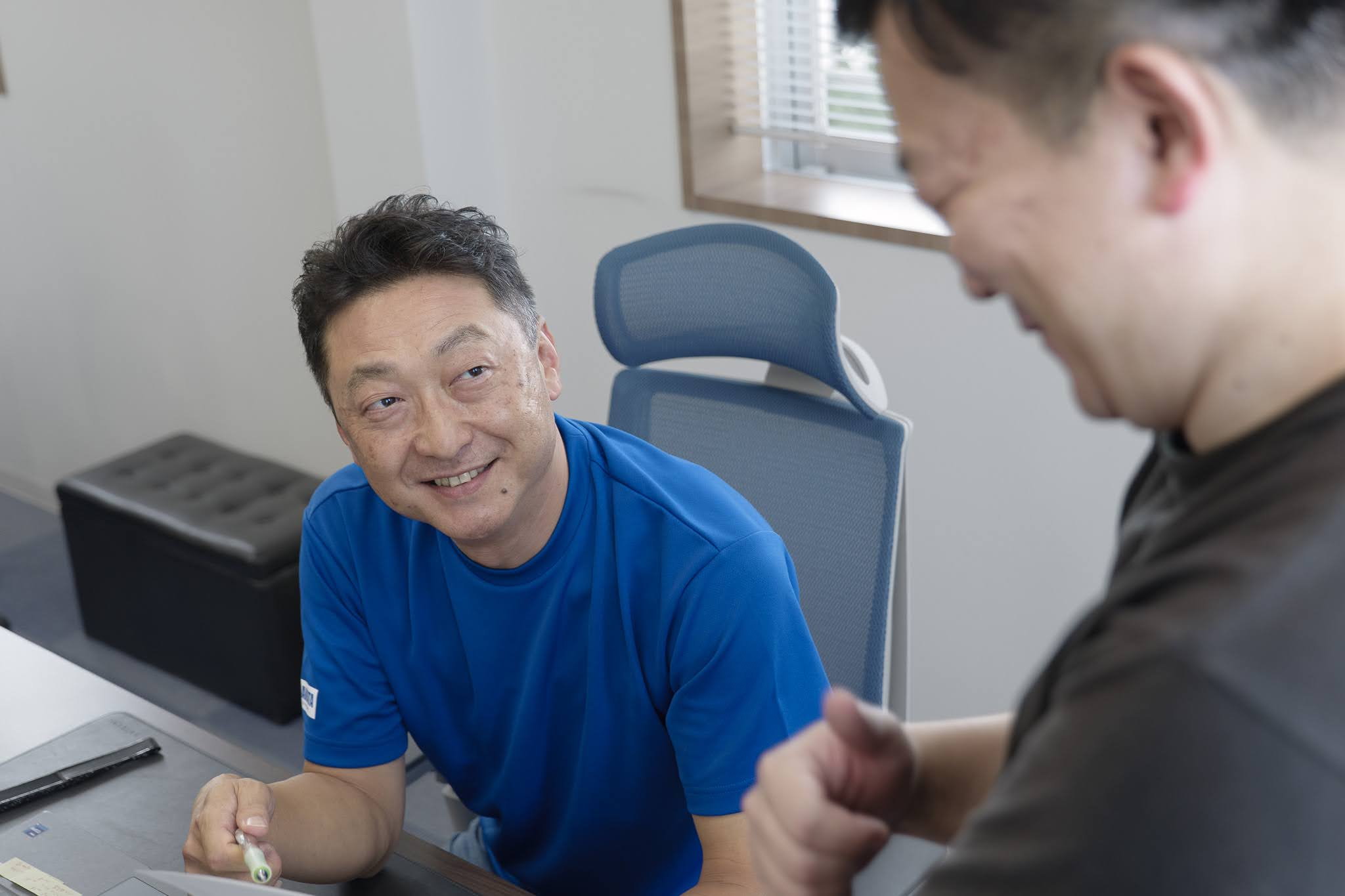 登壇して語る代表取締役